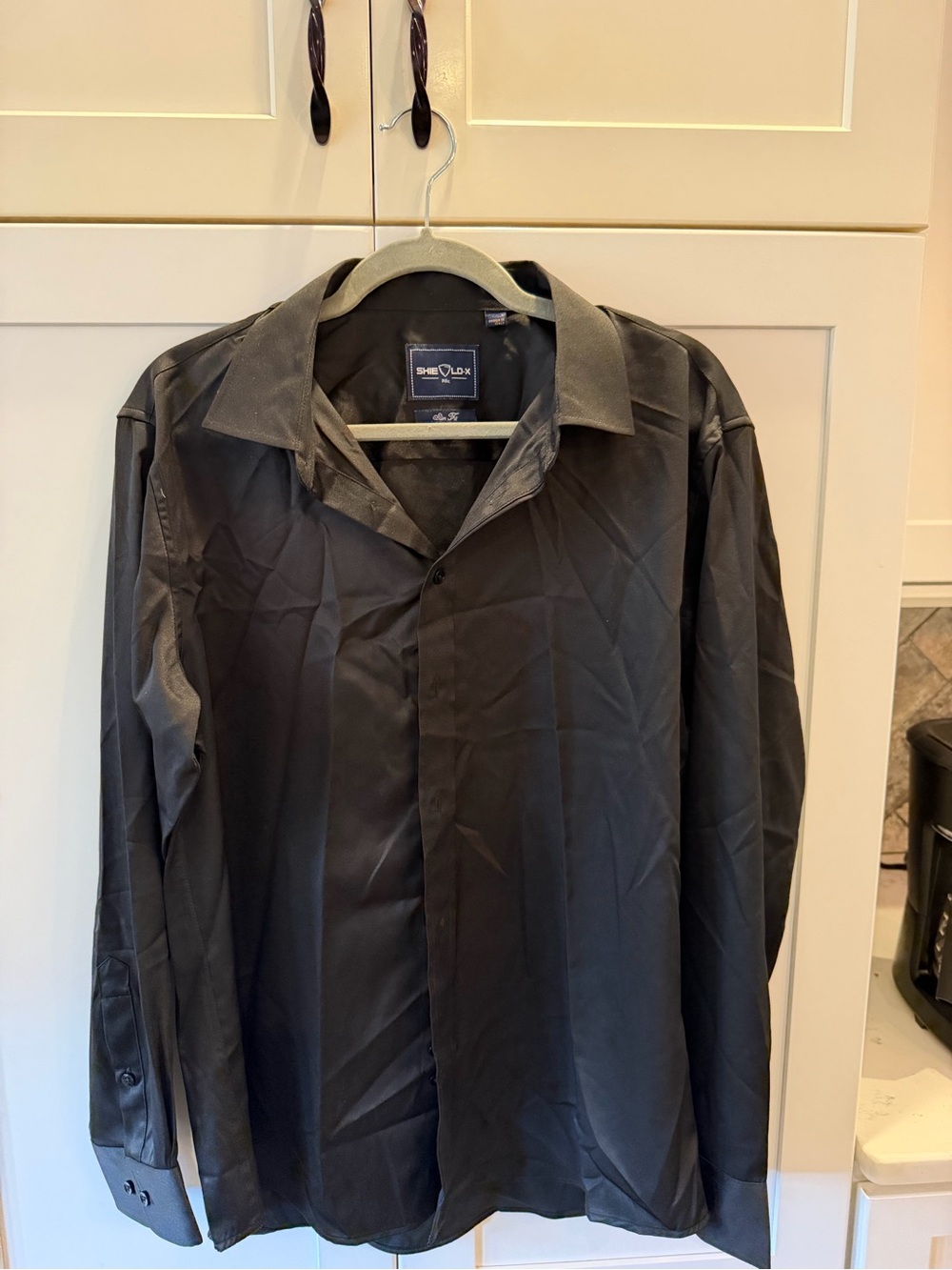 Men’s Black Long-Sleeve Dress Shirt